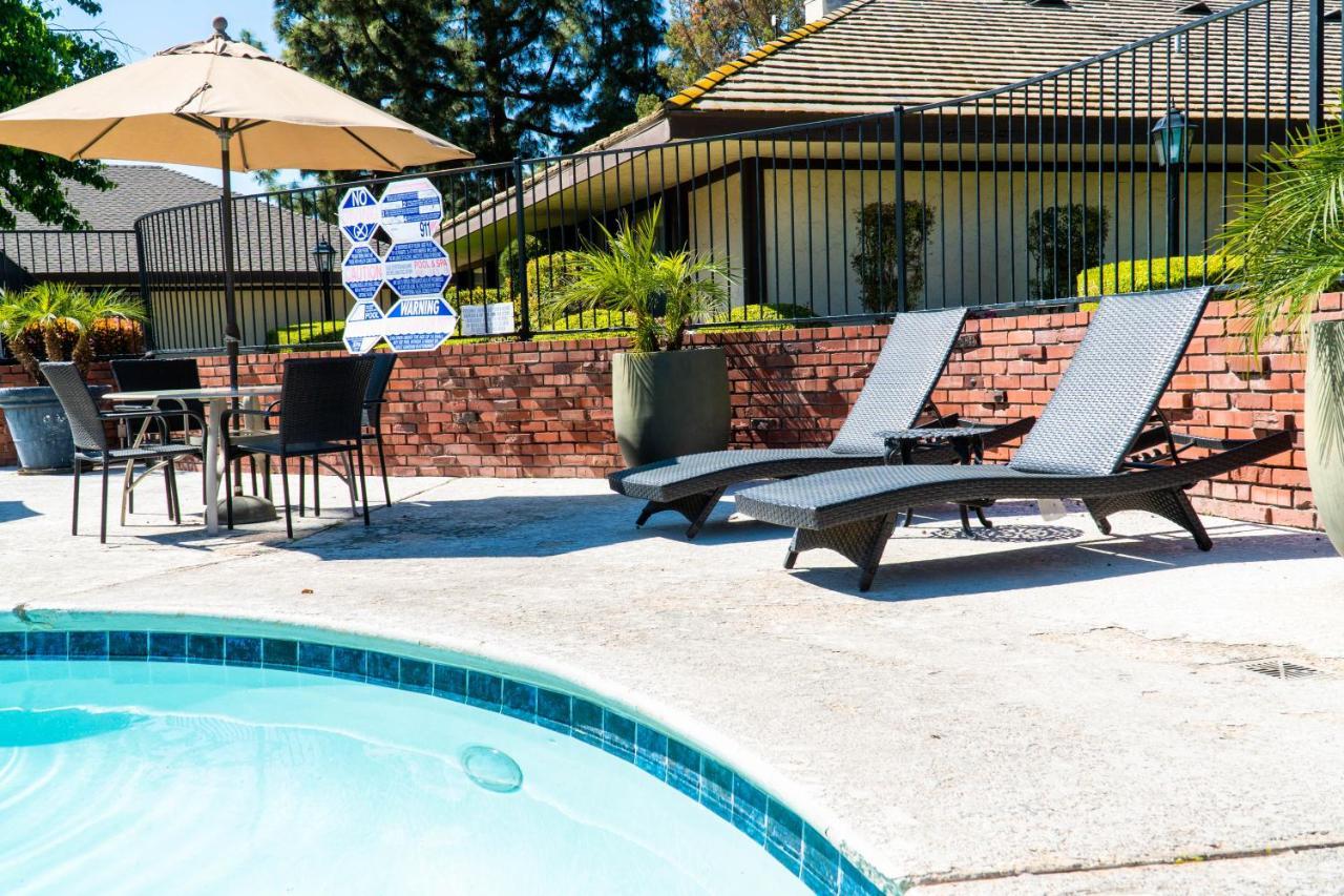 Hotel Piccadilly Fresno