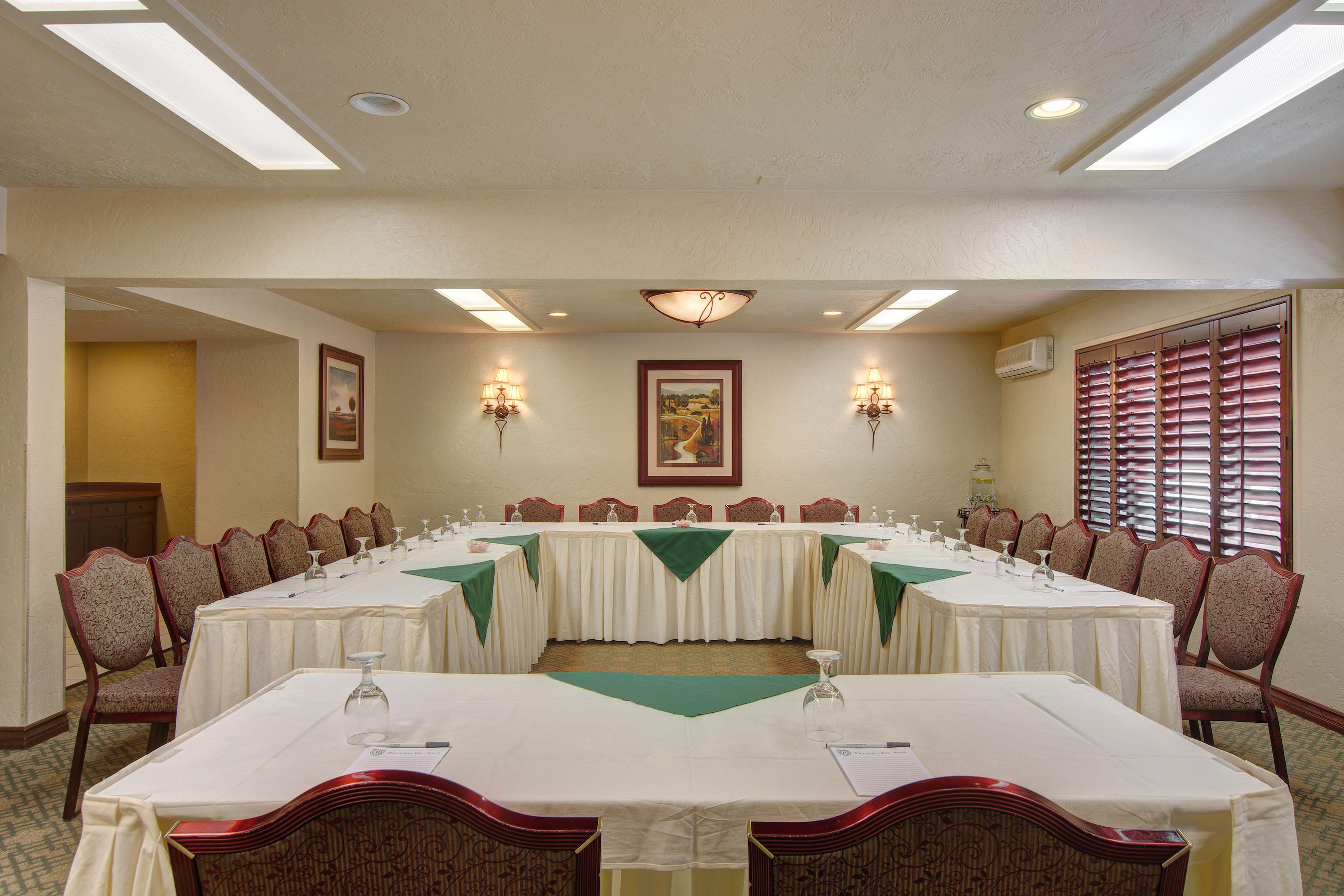 Piccadilly Hotel 3*