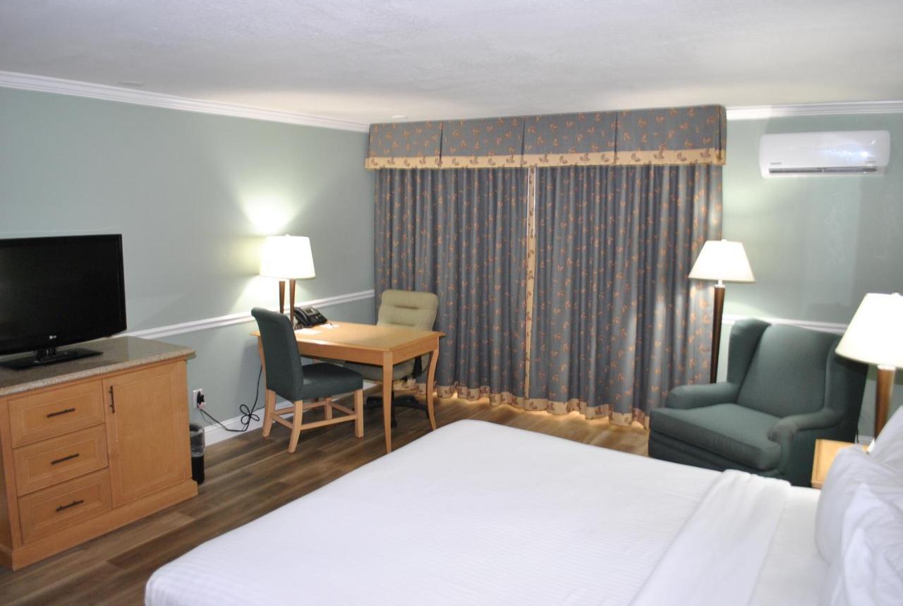 Piccadilly 3* Fresno